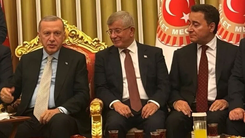 Ahmet Davutoğlu’nun Gündem Olduğu Tarih: Net Zaman Çizelgesi - Kapak Görseli
